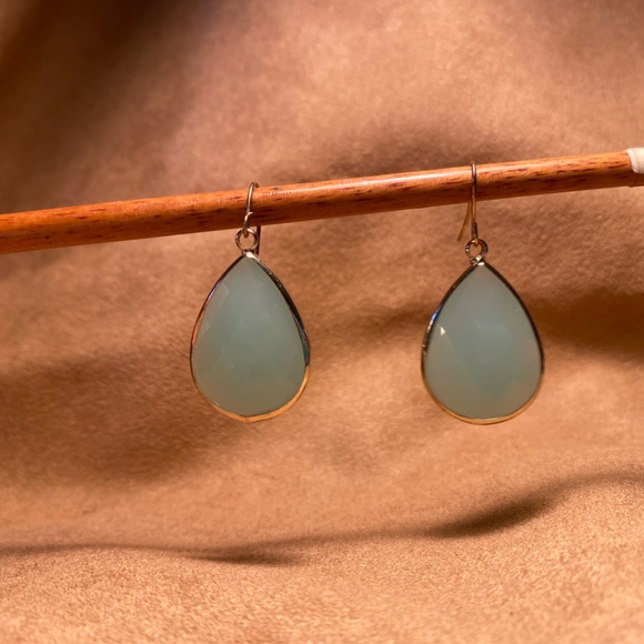 Light aqua and gold earrings - Picture 2 of 3